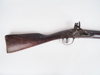 Vente aux enchères Fusil de traite à silex monté laiton imitant sommairement un fusil Ang