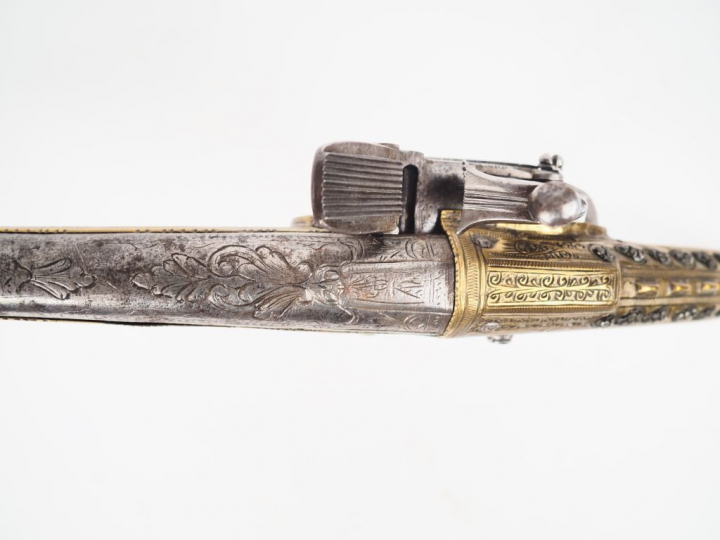 Grand pistolet à la miquelet pour l'orient de 545 mm de long. Canon ro