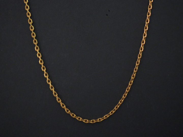 Chaine en or jaune, maille forçat.  Long. 51,5 cm  Poids. 11,89 g   