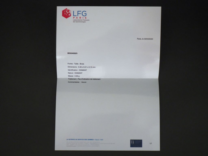 Diamant brut.  9,46 x 6,01 x 5,15 mm Poids. 0,69 g Avec un certificat 