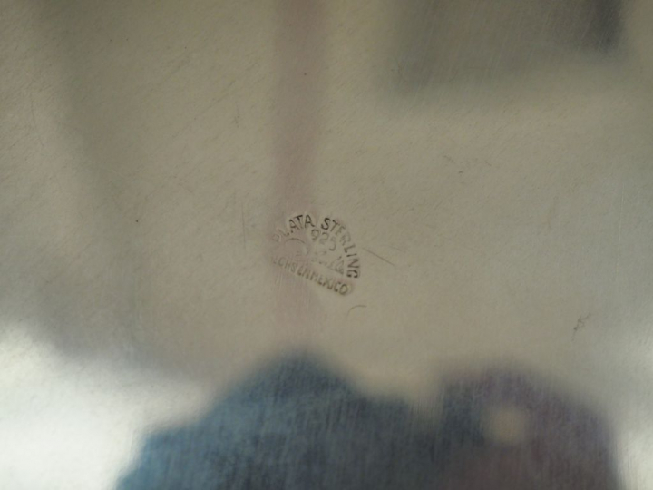 Suite de dix assiettes plates en argent mexicain 925, à décor de rince