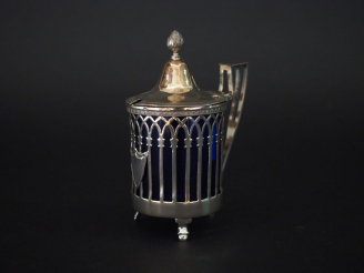 Vente aux enchères Moutardier fin XVIIIème - début XIXème en argent, poinçon au Coq, à dé