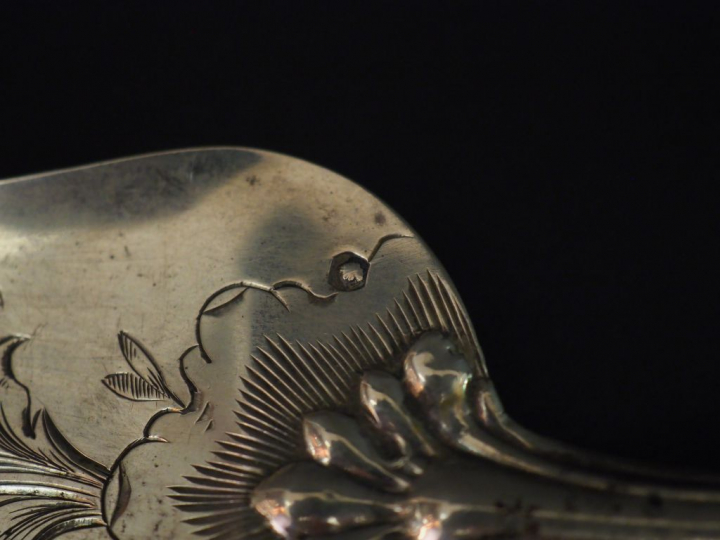 Suite de sept cuillères à dessert de style Louis XVI en argent, poinço