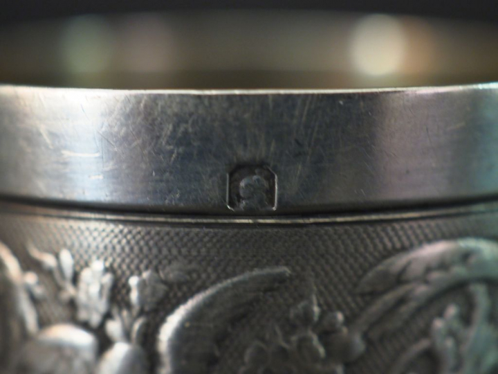 Paire de ronds de serviette en argent, poinçon Minerve, à décor de rin