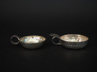 Vente aux enchères Deux différents tastes vin en argent, poinçon Minerve.  L'un en argent