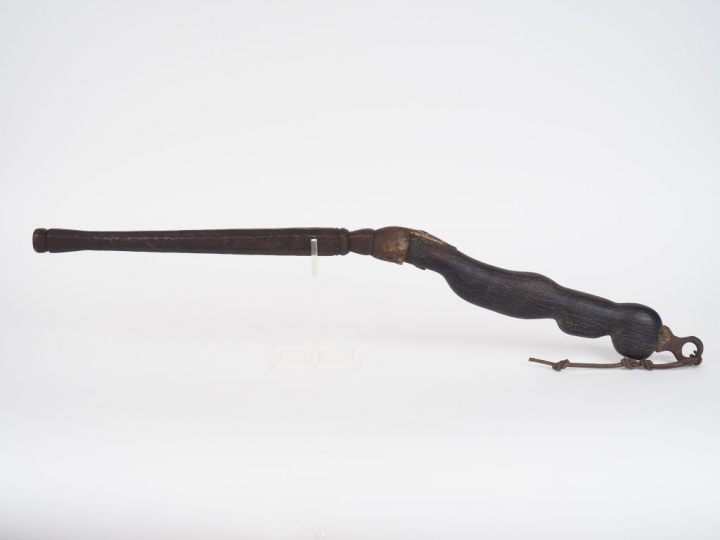 Canon à main en fer battu et forgé (défaut de soudure visible sur le p