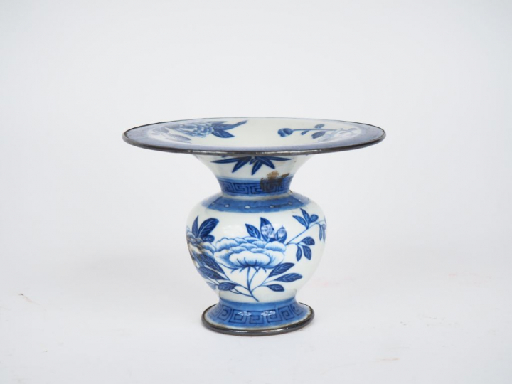 Chine pour le Vietnam, fin de la dynastie des Qing  Important crachoir