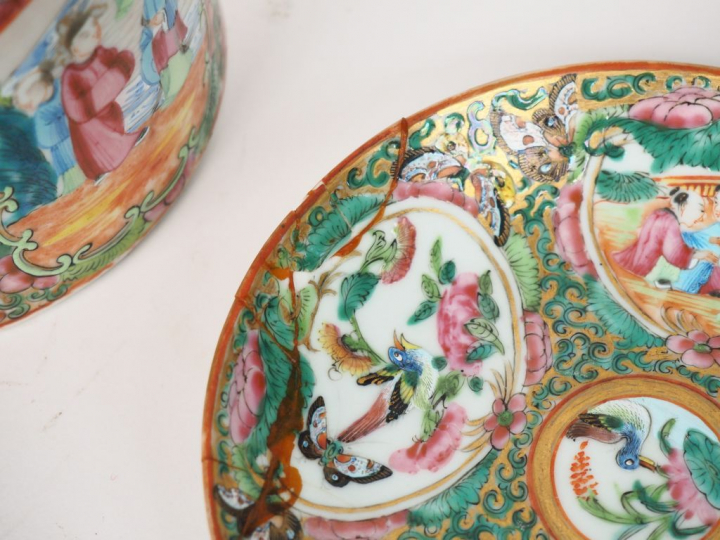Canton, fin XIXe siècle,  Ensemble en porcelaine de Canton comprenant 