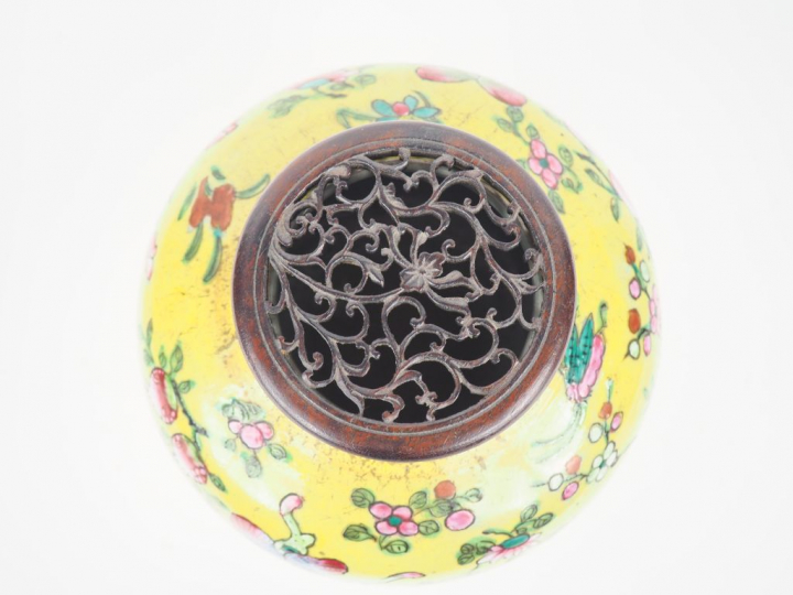 Chine, période Guangxu Pot à gingembre en porcelaine et émaux de la fa