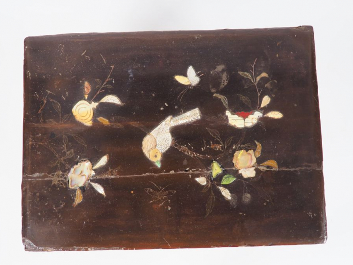 Chine, XVIIe siècle, Guanpixian à deux portes et abattant en laque ouv