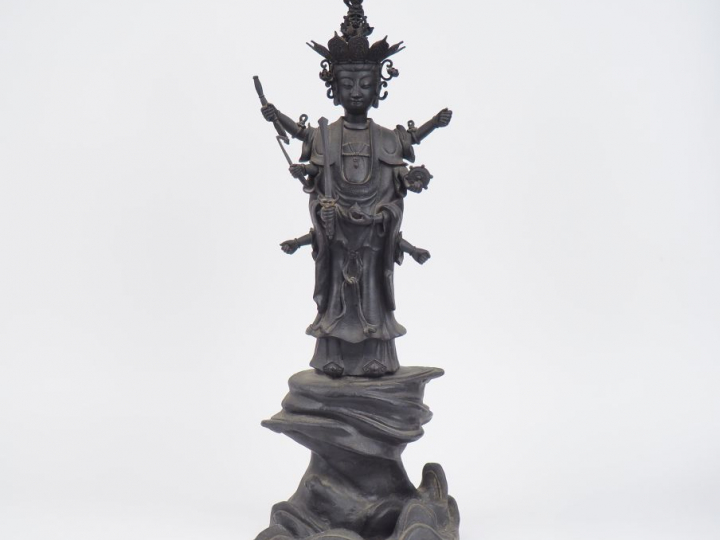 Vietnam, XVIIIe siècle,  Important sujet en bronze de patine brune rep
