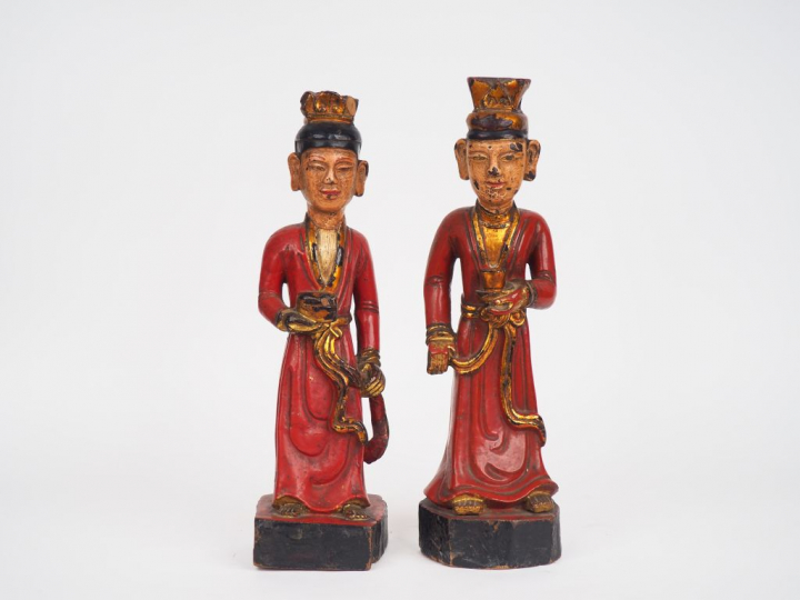Vietnam, fin XIXe siècle,  Paire d’adorants en bois laqué noir, rouge 