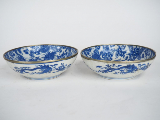 Vente aux enchères Vietnam, première moitié du XXe siècle Paire de coupes en porcelaine b