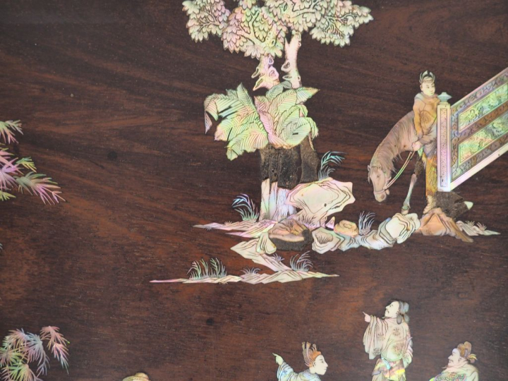 Indochine, travail de Nam Dinh vers 1900 Plateau en bois de rose incru