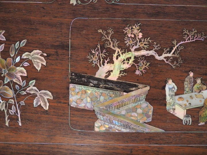 Indochine, travail de Nam Dinh vers 1900 Plateau en bois de rose incru