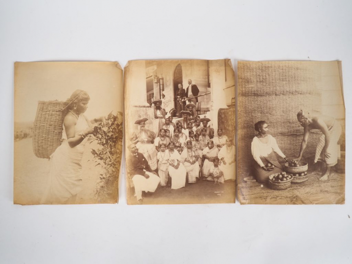 Inde, fin du XIXe siècle,  Ensemble de 34 photos sur l’Inde et Ceylan.