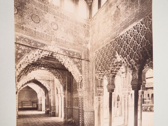 Inde, fin du XIXe siècle,  Ensemble de 34 photos sur l’Inde et Ceylan.