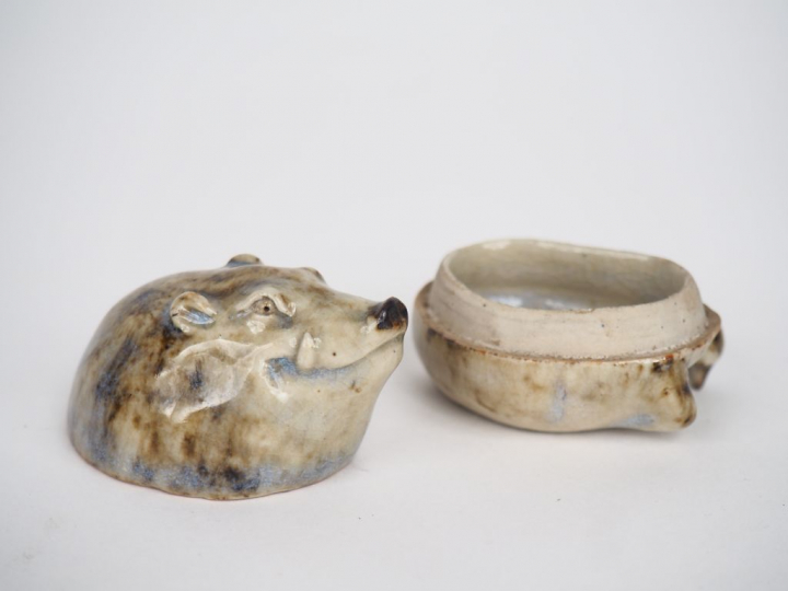 Japon, période Meiji (1868-1912) Boîte à thé en céramique émaillée bei