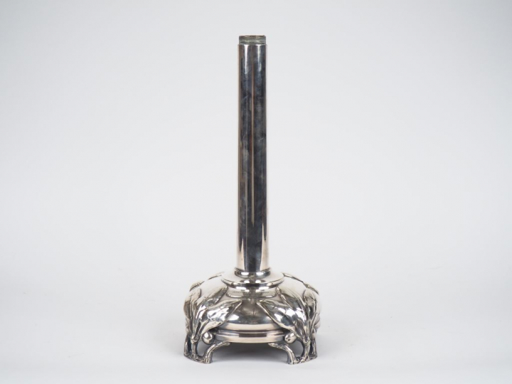 BROGGI à Milan. Pied de lampe Art Nouveau en argent. Signé "Argenteria