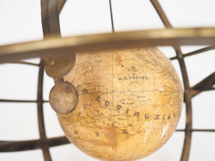 A. H. DUFOUR. Sphère armiliaire XIXème en bois et laiton. Signé et dat