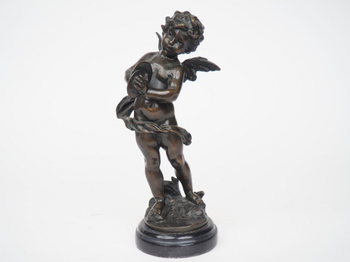 MOREAU (d'après). Sujet en bronze,"l'ange au cymbales". Signé. H. 51 c