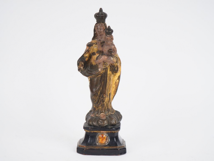 Vierge à l'enfant début XIXème en terre cuite polychrome. H. 28,5 cm