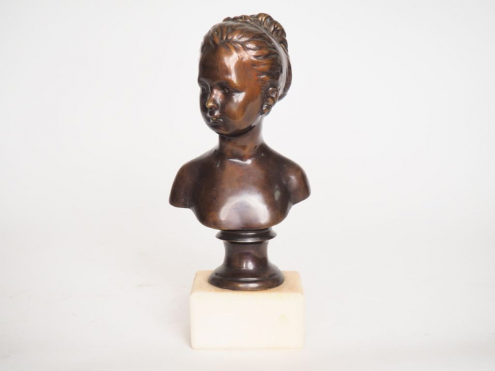 Sculpture en bronze et albâtre, "portrait de fillette en buste". H. (a