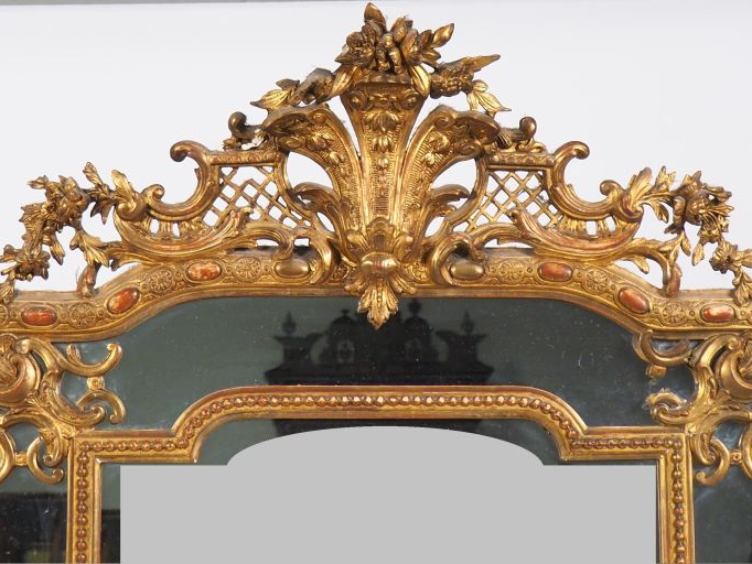 Grande glace à parecloses Napoléon III de style Louis XVI en bois et s