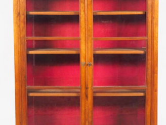 Vente aux enchères Vitrine XIXème de style Louis XVI en acajou et placage d'acajou, ouvra