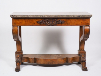 Vente aux enchères Console Restauration en noyer, ouvrant à un tiroir, dessus marbre gris