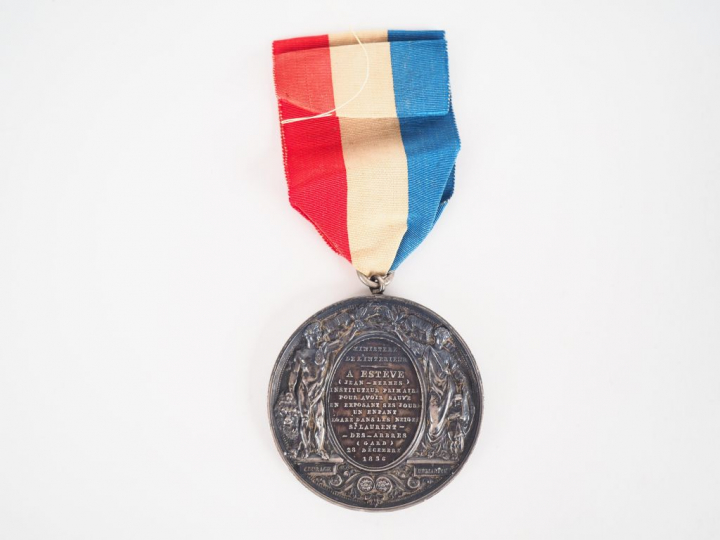 Belle médaille de sauvetage en argent époque monarchie de Juillet remi
