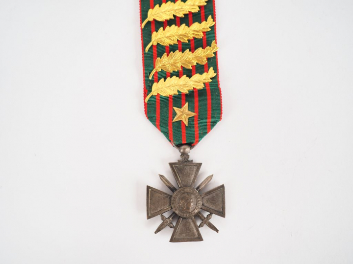 Croix de guerre française 1914/1918 avec long ruban orné de 19 palmes 