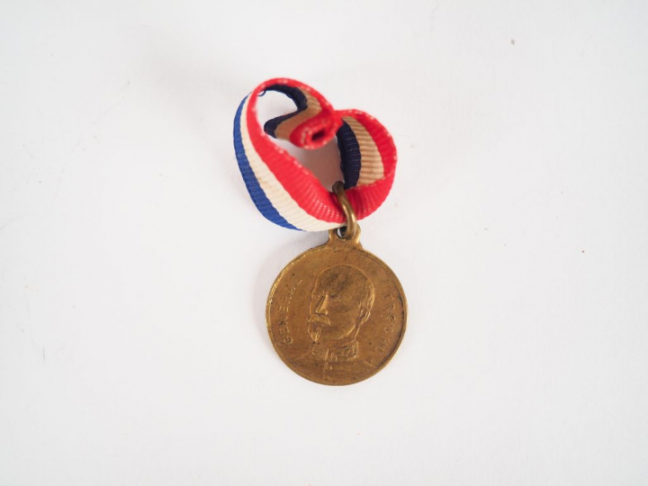 Médaille non officielle commémorative guerre de 1870/71 émise par le g