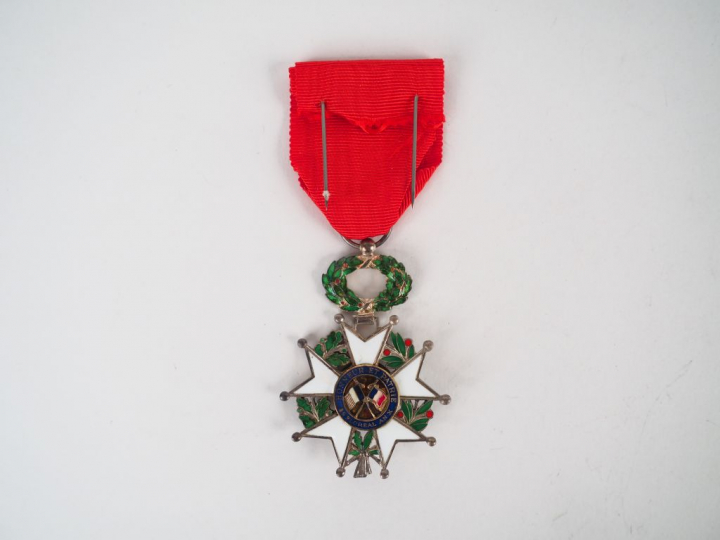 Etoile de chevalier de la légion d’honneur version luxe type troisième