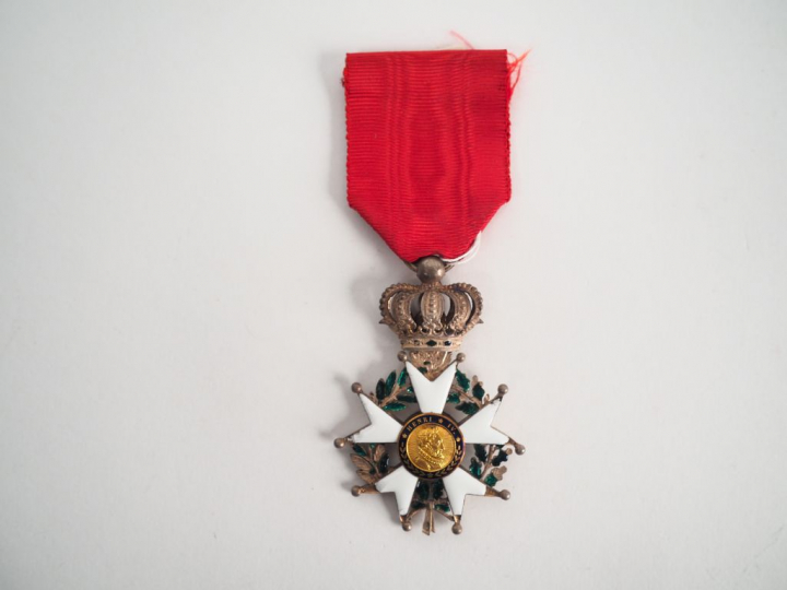Etoile de chevalier de la légion d’honneur en argent type monarchie de