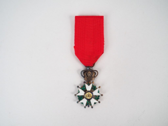 Vente aux enchères Etoile en demi-taille de chevalier de la légion d’honneur en argent ty