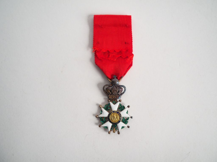 Etoile en demi-taille de chevalier de la légion d’honneur en argent ty