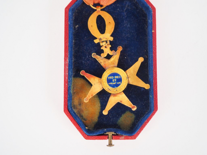 Rare étoile de chevalier de l’ordre de Saint Grégoire le Grand à titre