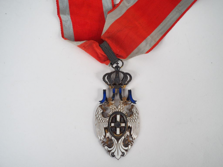 Cravate de commandeur de l’ordre de l’aigle blanc de Serbie. Bel insig
