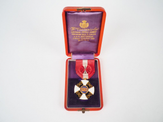 Vente aux enchères Croix italienne d’officier (4eme classe) de l’ordre de la couronne. In