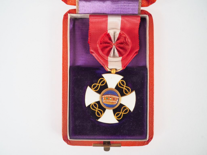 Croix italienne d’officier (4eme classe) de l’ordre de la couronne. In