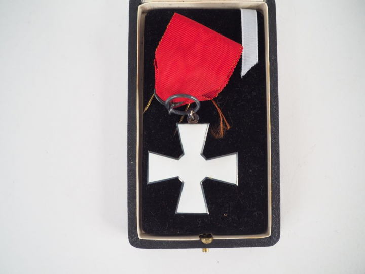Croix finlandaise de chevalier de première classe de l’ordre du lion, 