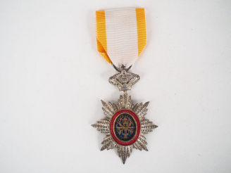 Vente aux enchères étoile de chevalier de l’ordre royal du Cambodge dans sa version avec 
