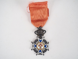 Vente aux enchères Belle croix de chevalier de l’ordre lusitanien connu comme l’ordre roy