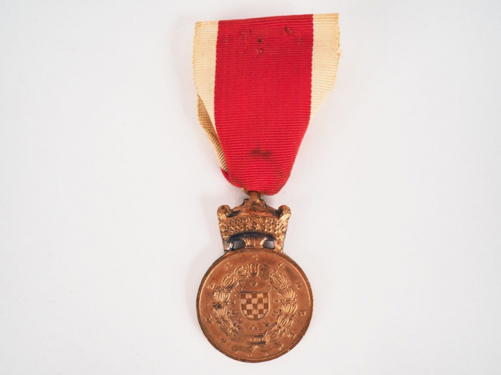 Rare médaille Croate pour Oustachis (Ustaše), module rond biface en cu