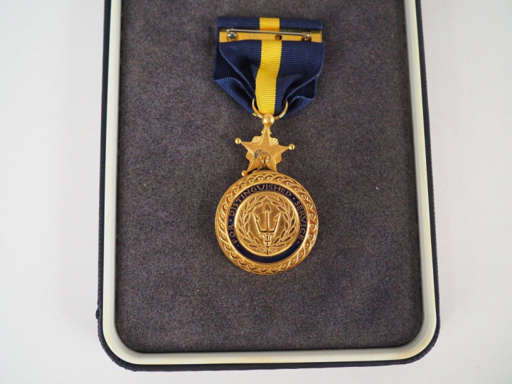 Boite de présentation bleu à motifs doré émise par les Etats-Unis d’Am