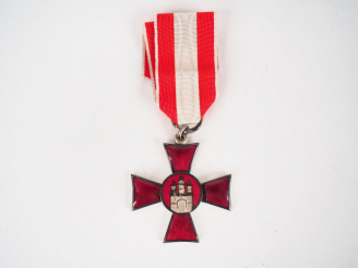 Vente aux enchères Rare croix de mérite de guerre hanséatique de la ville de Hambourg Gue