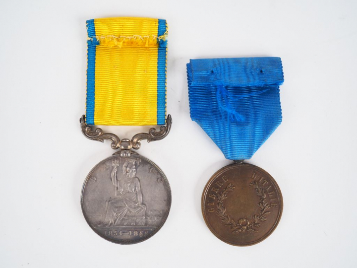 Lot de deux décorations dont médaille de la valeur militaire sarde mod
