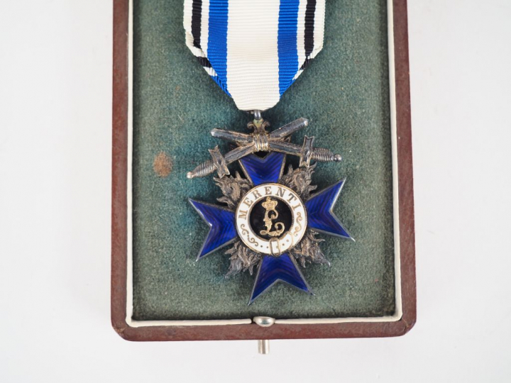 Belle croix Bavaroise du mérite à titre militaire, module biface branc