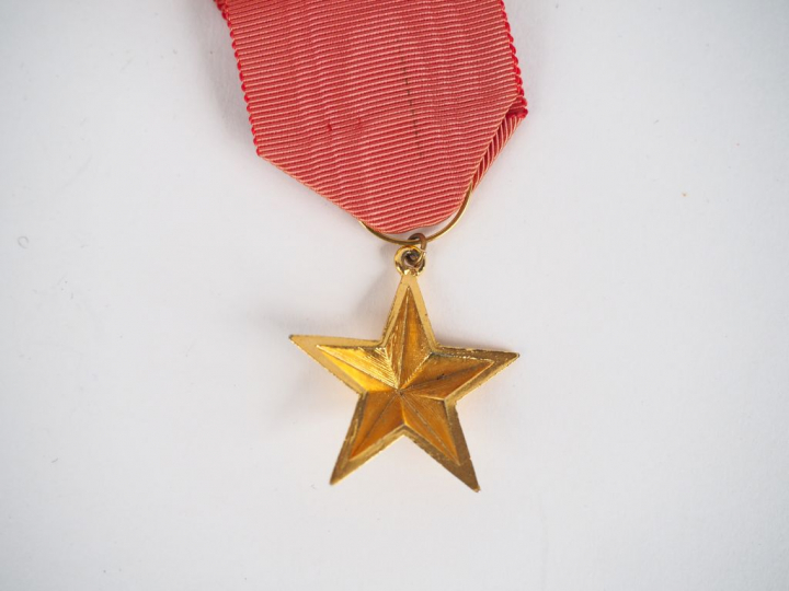 Belle décoration de héros de l’union soviétique, belle étoile uniface 